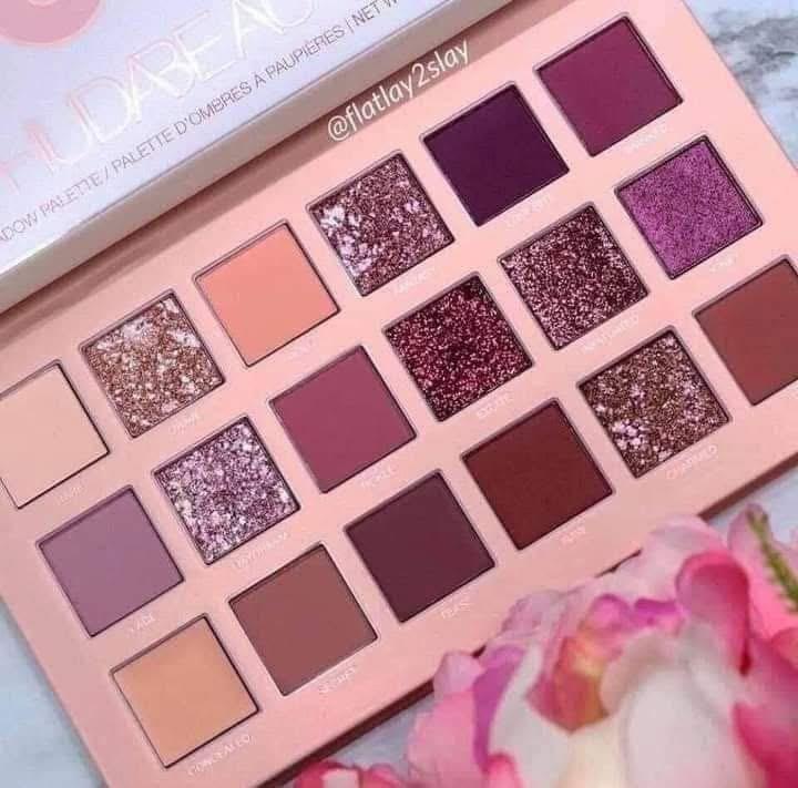 Huda BEAUTY   باليت شادو من هدي بيوتي النود